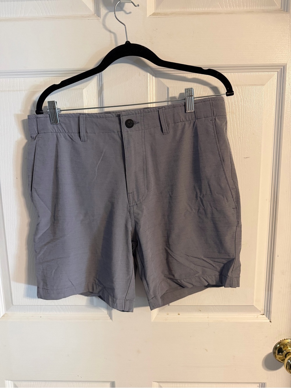 Men's Flat-Front Casual Shorts in Light Gray